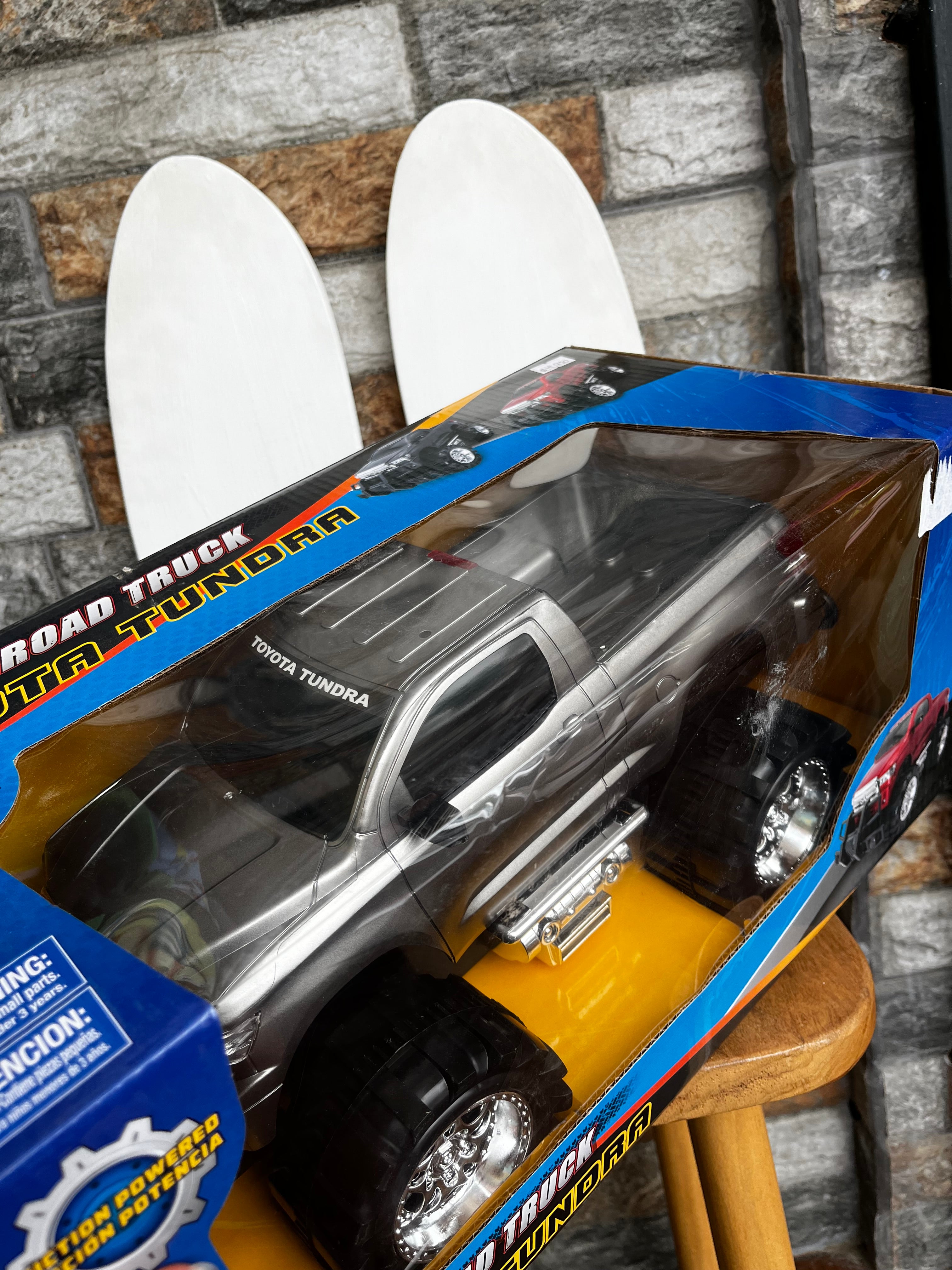 TUNDRA (Toyota)
