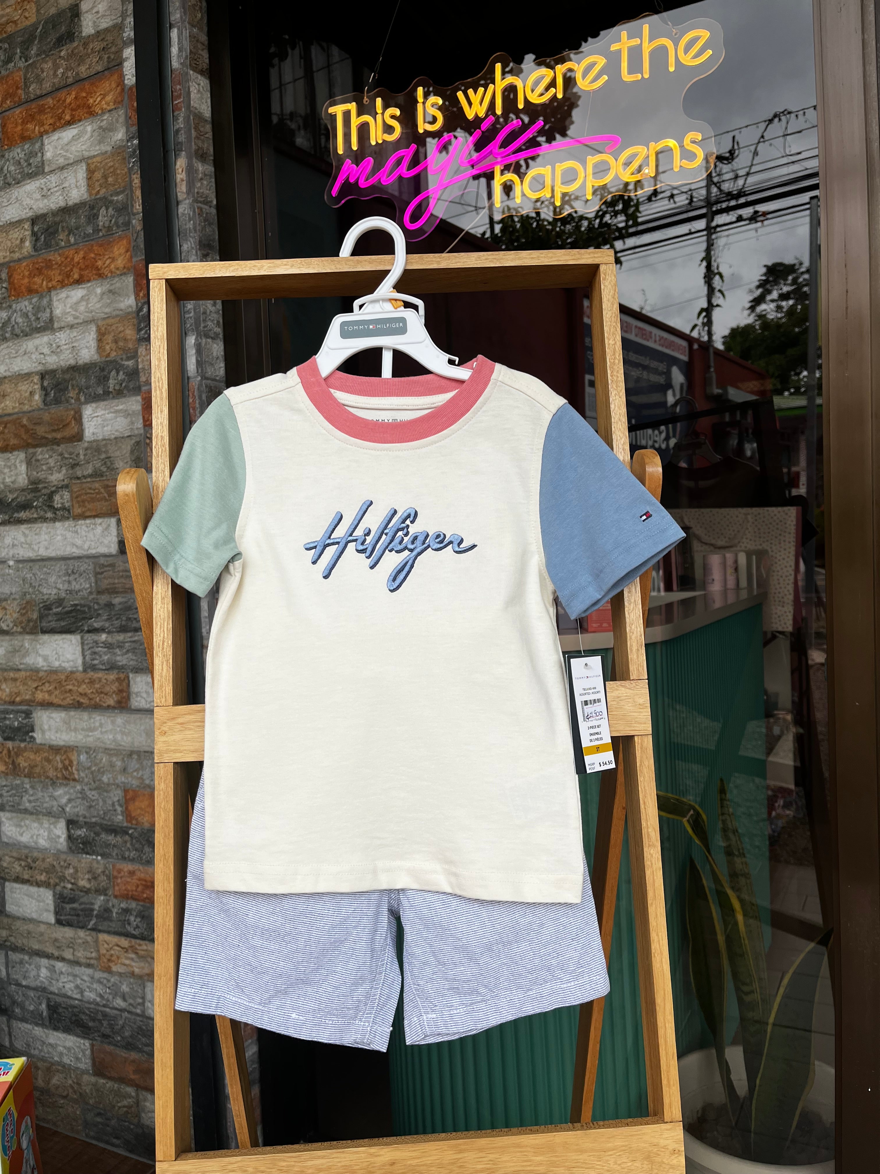 Tommy Hilfiger| 3 años