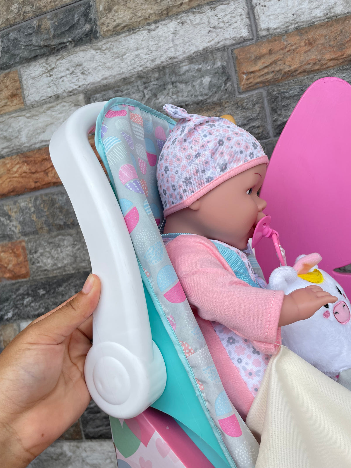 Bebé con accesorios